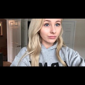 Meet your Posher, Alexis